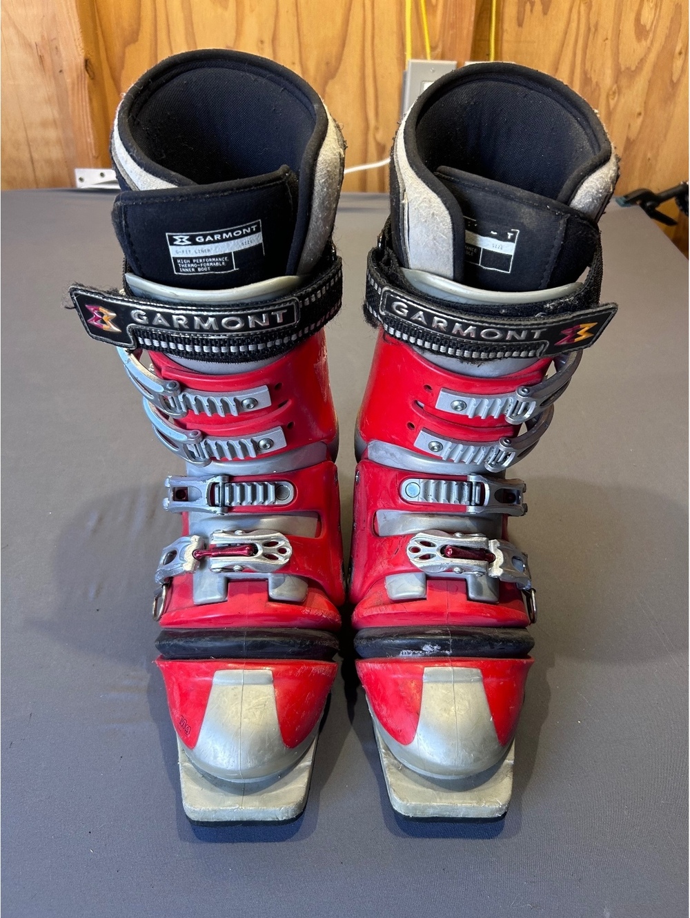 Garmont Red and Silver High Performance Thermo-Formable Ski Boots Size 2